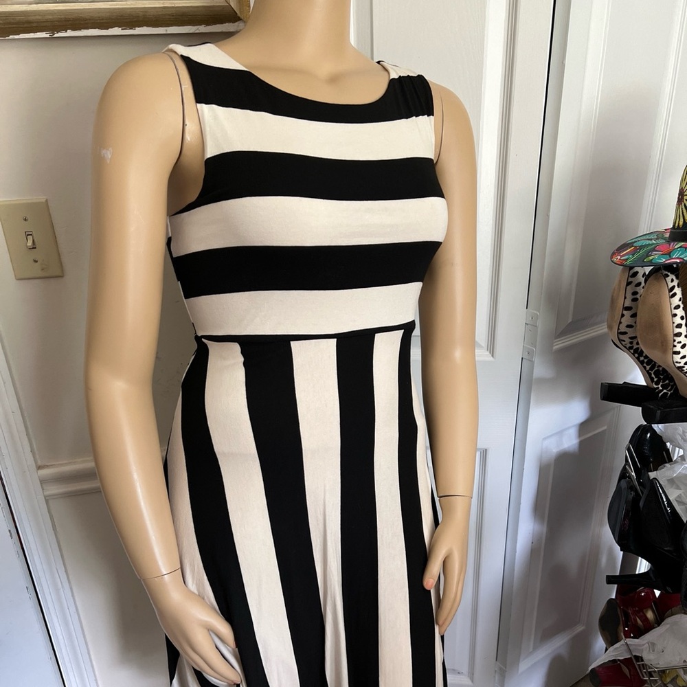 ARIELLA Striped Dress Size Large Black and Off White Sleeveless